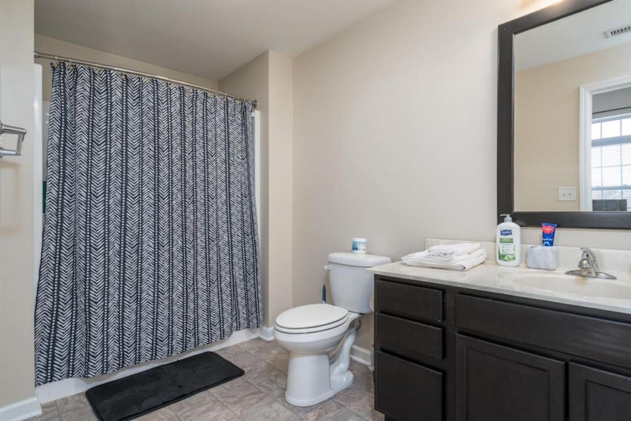 Apartamento Private Bed Downtown Indy - Shared Indianápolis Exterior foto